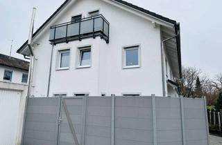 Doppelhaushälfte kaufen in 85540 Haar, Traumhaftes Reiheneckhaus mit 4,5 Zimmern, Garten und Sauna