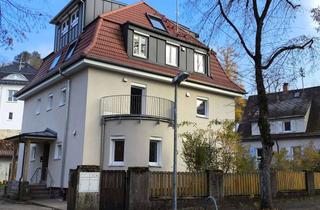 Wohnung mieten in 76227 Durlach, Lichtdurchflutete, aufwendig kernsanierte 2,5-ZW- Altbauwohnung, Erstbezug, 3 Balkone