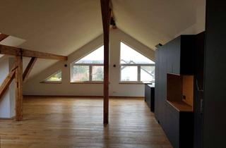 Lofts mieten in 66424 Homburg, Schöne Dachgeschoss-/Loftwohnung mit EBK und Balkon in Homburg-Erbach