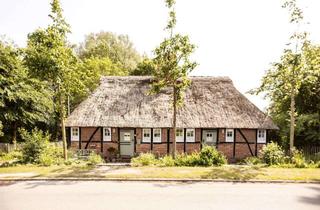 Haus kaufen in Allee, 23730 Altenkrempe, Reetdachtraum an der Ostsee – skandinavischer Wohnstil auf weitläufigem Grundstück