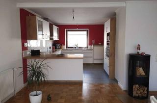 Haus mieten in Heideweg 10, 25474 Ellerbek, Sanierter 3-Zimmer-Bungalow mit großer Einbauküche und Kamin in Ellerbek, Kreis Pinneberg