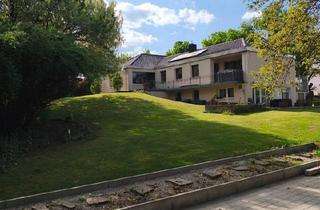 Haus kaufen in 85095 Denkendorf, Denkendorf - Schöner Bungalow auf 5600 qm Parkähnlichem Grund