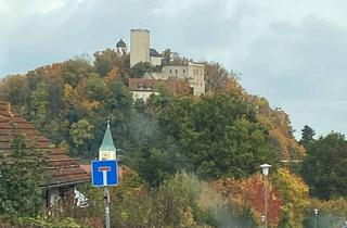 Wohnung kaufen in 93167 Falkenstein, Ihr neues Zuhause mit Herz: 2-Zimmer-Wohnung über den Dächern von Falkenstein