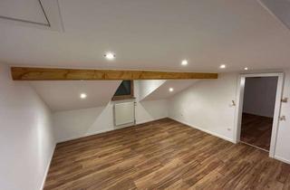 Wohnung mieten in Blumenstraße, 94575 Windorf, Erstbezug: Stilvolle, frisch renovierte Dachgeschosswohnung