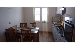 Wohnung mieten in 23970 Wismar-Ost, Schöne 3-Zimmer-Wohnung mit Balkon und Blick auf die Nikolaikirche