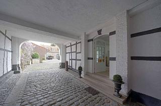 Haus kaufen in 40667 Meerbusch, Historisches Erbe trifft auf luxuriösen Rückzugsort: Mitten in Meerbusch-Büderich