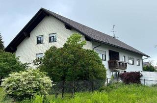 Mehrfamilienhaus kaufen in 79736 Rickenbach, Rickenbach - Provisionsfrei: Mehrgenerationenhaus mit separaten Wohnungen
