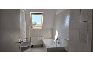 Wohnung kaufen in 02826 Innenstadt, Gemütliche 1-Zimmer-Wohnung im Dachgeschoss mit Stellplatz in zentraler Lage