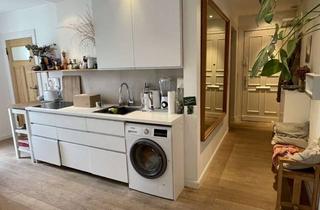 Wohnung kaufen in Kaiser-Friedrich-Straße 47, 10627 Charlottenburg, Charmante 1,5-Zimmer Wohnung im 3. OG in Berlin-Charlottenburg