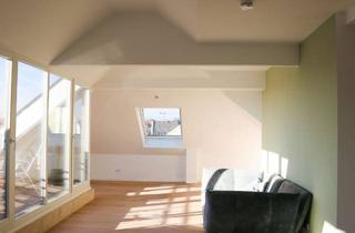 Wohnung kaufen in 60385 Nordend-Ost, Lichtdurchflutete Altbauwohnung mit Skyline Blick