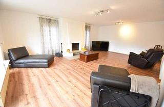 Haus kaufen in 71111 Waldenbuch, Freistehendes Wohnhaus mit Garten und Carport - Großzügiges Wohnen in Waldenbuch