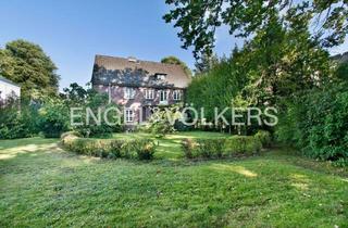 Villa kaufen in 22529 Lokstedt, Freistehende Stadtvilla mit Gästehaus im Grünen.
