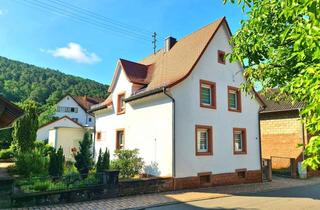 Einfamilienhaus kaufen in 76848 Spirkelbach, Attraktives Einfamilienhaus mit PV-Anlage in idyllischer Umgebung