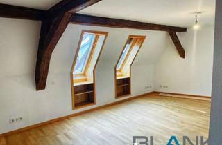 Wohnung kaufen in 71229 Leonberg, Großzügige 4–5-Zimmer-Dachgeschosswohnung mit Bühne – Altbaucharme am Marktplatz Leonberg