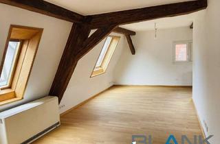 Wohnung kaufen in 71229 Leonberg, Attraktive 4–5-Zimmer-Dachgeschosswohnung mit ca. 80 m² Bühnenfläche in Leonberg