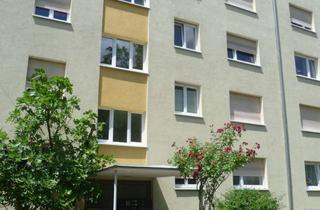 Wohnung kaufen in Frankenstraße 22, 76137 Südweststadt, Helle 3-Zimmer Wohnung mit Garage und Aufzug in Karlsruhe Südweststadt