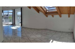 Wohnung mieten in 65439 Flörsheim, Helle 2-Zimmer Dachgeschosswohnung mit Balkon, Garten-Anteil sowie Stellplatz in Flörsheim-Weilbach