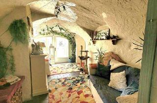 Haus kaufen in 90596 Schwanstetten, Historisches Unikat mit viel Charme - Ein Traum für Gartenliebhaber - Mit Liebe hergerichtet!