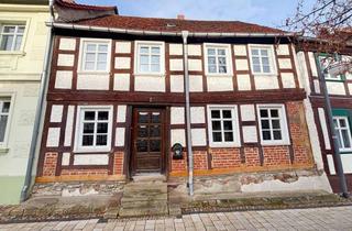 Haus kaufen in 39596 Arneburg, Charmantes Fachwerkhaus mit bereits saniertem Holzwerk – ideal zum Ausbau vorbereitet