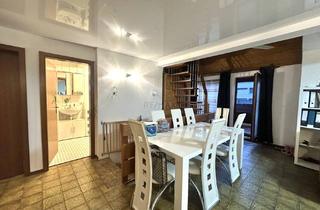 Wohnung kaufen in 70376 Stuttgart, Maisonettewohnung in zentrumsnaher Lage: Wohlfühlen zwischen Loggia, Sauna & Galeriegeschoss