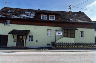 Haus kaufen in 78357 Mühlingen, Mühlingen / Zoznegg - Schönes 2 Familienhaus mit Potential auf großem Grundstück mit tollem Garten und Doppelgarage - frei