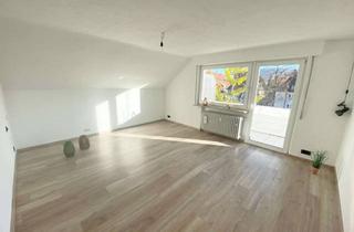 Wohnung kaufen in 70736 Fellbach, Gemütliches Dachgeschossflair in ruhiger Anliegerstraße