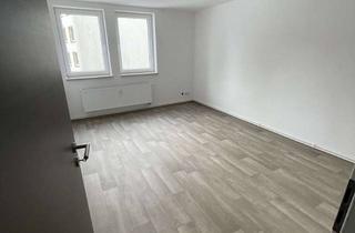 Wohnung mieten in Albert-Funk-Straße 25, 08280 Aue, Frisch sanierte 3-Zimmer-Wohnung auf dem Zeller Berg