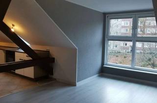 Wohnung mieten in Goepelstr. 60, 15234 Lichtenberg, geräumige, helle 2-Raum Dachgeschosswohnung mit Spitzboden und Einbauküche