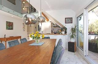 Wohnung mieten in 80636 Neuhausen-Nymphenburg, Absolute Rarität! Möblierte Altbau - Dachgeschosswohnung mit drei Terrassen in Neuhausen/Maxvorstadt