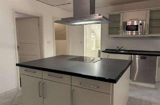 Wohnung mieten in Höflingstraße, 82327 Tutzing, Dachgeschoss-Wohnung mit Balkon und Kamin in Tutzing, 3 Zimmer, großer Garten und Carport