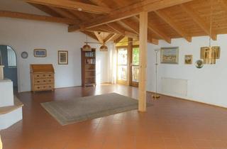 Haus kaufen in 83404 Ainring, Geräumiges Wohnhaus in ruhiger Lage mit separatem Eingang zur Einliegerwohnung und großzügigem Garte