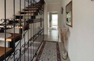 Haus kaufen in 66571 Eppelborn, Viel Platz für die Familie! Schönes Zweifamilienhaus mit PV-Anlage in bevorzugter Lage