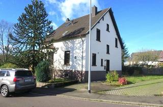 Haus kaufen in 66424 Homburg, Großzügiges Ein-/Zweifamilienhaus in Homburg-Beeden - ideal für Familien