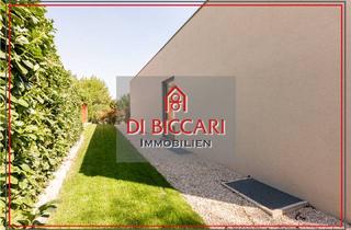 Villa kaufen in 71701 Schwieberdingen, Neubau: Moderne Villa in Aussichtslage mit ELW