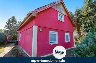 Haus kaufen in 15537 Erkner, Power auf dem Dach: Ein Haus, das Farbe und Stil bekennt