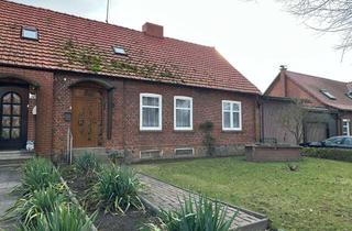 Doppelhaushälfte kaufen in 19399 Goldberg, Großes Potenzial in zentraler Lage! Doppelhaushälfte in Goldberg.