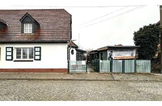 Haus kaufen in 06766 Bitterfeld-Wolfen, Zeitgeschichte trifft Wohnkomfort – denkmalgeschützte DHH in Wolfen