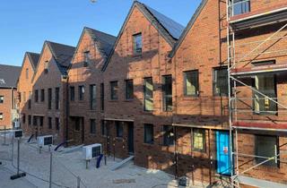 Haus mieten in Dorfstr. 34, 26188 Edewecht, Willkommen in der Zukunft: Neubau-Reihenmittelhaus mit Einbauküche als Erstbezug in beliebter Lage!