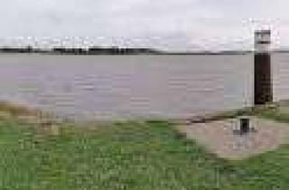 Gewerbeimmobilie kaufen in Am Hafen 41, 25832 Tönning, Markantes Gebäude auf großem Grundstück an der Hafenausfahrt