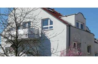 Wohnung mieten in 71229 Leonberg, Gepflegte 2-Zimmer-DG-Wohnung mit Balkon und Einbauküche in Leonberg