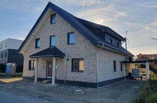 Wohnung mieten in 33790 Halle, 4 Zimmer Wohnung im Neubau 2FH. Erstbezug, Loggia, KFW 40