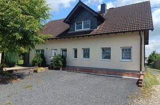 Einfamilienhaus kaufen in 53567 Asbach, Wohnen über den Dächern von Asbach: Großzügiges Familienidyll mit Fernblick & Potenzial