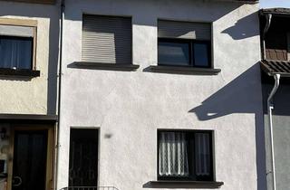 Haus kaufen in 66740 Saarlouis, Gemütliches Reihenmittelhaus in ruhiger jedoch zentrumsnaher Wohnlage