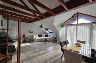 Wohnung kaufen in 65428 Rüsselsheim, Rüsselsheim am Main - Provisionsfrei: 3-Zimmer-DG-Wohnung mit Loggia & Waldblick