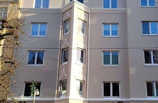 Wohnung mieten in Hafenstr. 190, 27568 Lehe, Anfragen nur per E-Mail. Ab sofort im 4. OG Altbauwohnung in guter Lage mit Balkon und Einbauküche