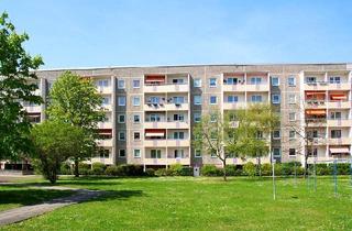 Wohnung mieten in Prager Straße 53, 39218 Schönebeck, 3-Raum-Wohnung mit Balkon zu vermieten