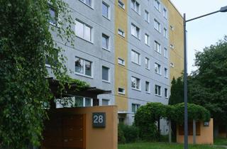 Wohnung mieten in Lortzingstraße 28, 02708 Löbau, 3-Raum-Wohnung mit Balkon in Löbau Ost