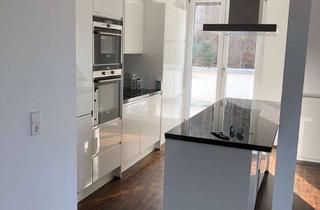 Wohnung mieten in Bertha-Von-Suttner-Allee 18, 77933 Lahr, ++ Hochwertige 4,5 Zimmer DG Wohnung mit Einbauküche, drei Balkonen, Aufzug und Carport ++