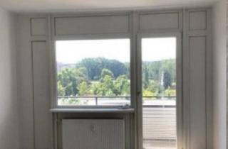 Wohnung mieten in Galileo-Galilei-Straße, 19063 Mueßer Holz, Mit Balkon schöne 3-Raum Wohnung im 04. OG .