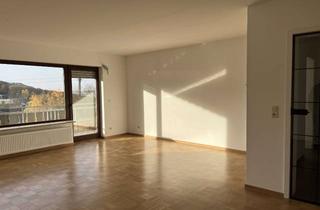 Wohnung mieten in Blumenstraße, 55743 Idar-Oberstein, GÖTTSCHIED - Neu Renoviert - 2ZKB Wohnung zu vermieten!